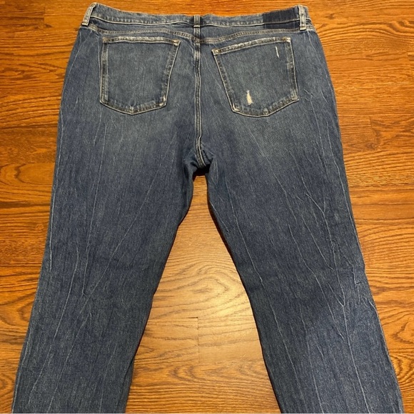 Abercrombie & Finch Distressed High-Rise Mom Jeans. Size 20 - Picture 5 of 7
